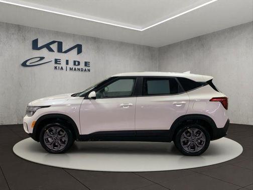 Snow White Pearl 2026 Kia Seltos LX