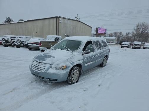 2005 Chrysler Town & Country Touring