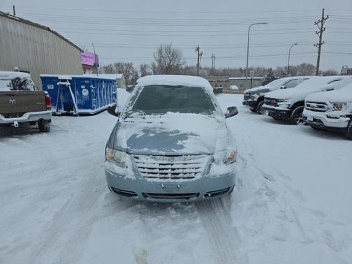 2005 Chrysler Town & Country Touring