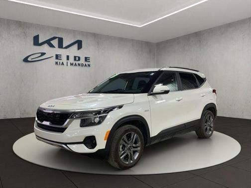 Snow White Pearl 2023 Kia Seltos S