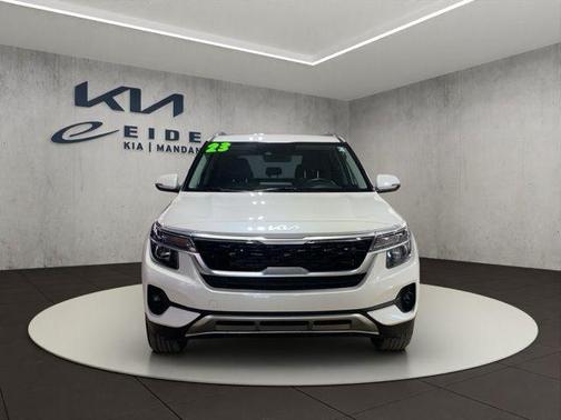 Snow White Pearl 2023 Kia Seltos S