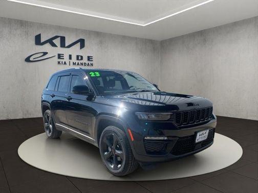 Diamond Black Crystal Pearlcoat 2023 Jeep Grand Cherokee Limited