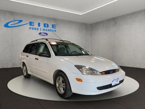 Cloud 9 White Clearcoat 2000 Ford Focus SE