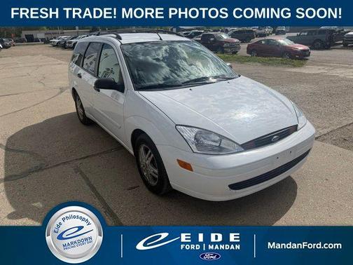 Cloud 9 White Clearcoat 2000 Ford Focus SE