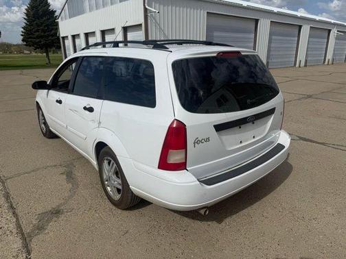 Cloud 9 White Clearcoat 2000 Ford Focus SE