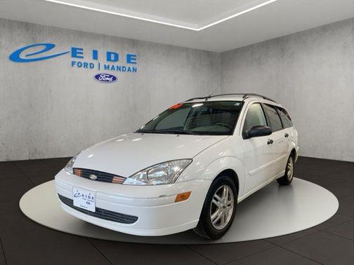Cloud 9 White Clearcoat 2000 Ford Focus SE