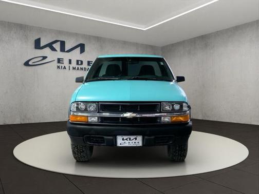 1998 Chevrolet S-10 Base