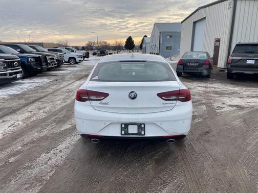 2019 Buick Regal Sportback FWD Essence