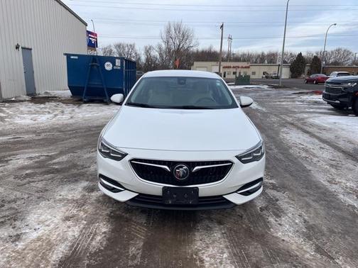 2019 Buick Regal Sportback FWD Essence