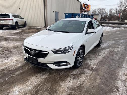 2019 Buick Regal Sportback FWD Essence