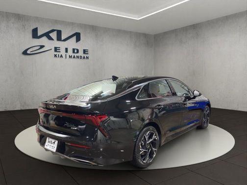 Aurora Black Pearl 2026 Kia K5 GT-Line AWD