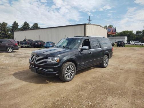 2017 Lincoln Navigator Select