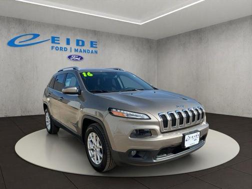 Light Brownstone Pearlcoat 2016 Jeep Cherokee Latitude