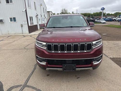 Velvet Red Pearlcoat 2022 Jeep Wagoneer Series III 4x4