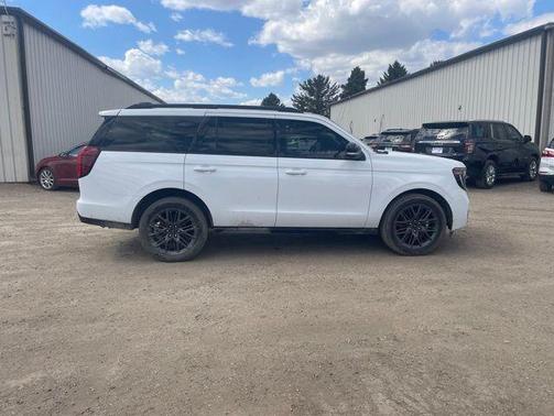 Oxford White 2025 Ford Expedition Platinum