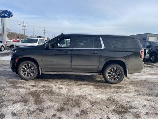 2022 Chevrolet Suburban LT