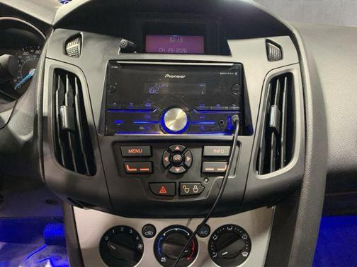 Sterling Gray Metallic 2012 Ford Focus SE