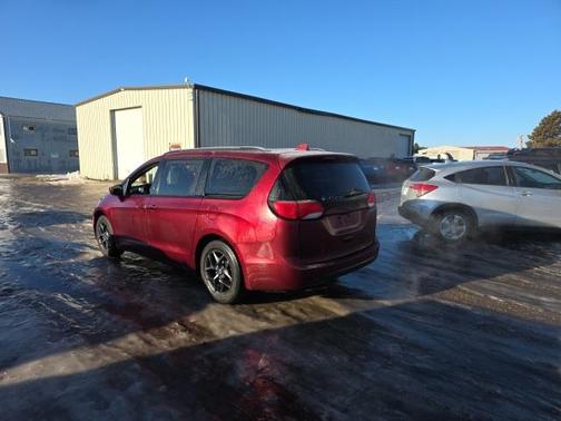 2018 Chrysler Pacifica Touring-L