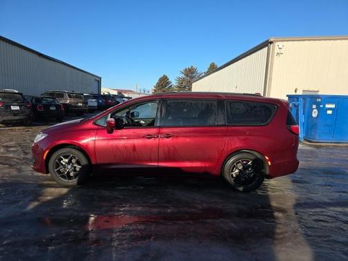 2018 Chrysler Pacifica Touring-L