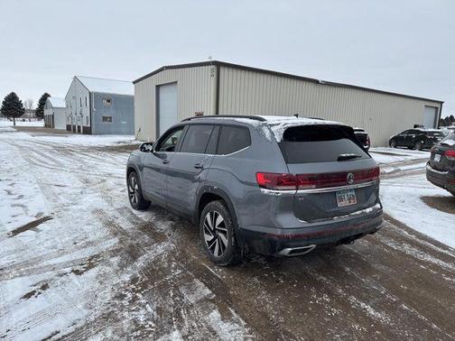 2024 Volkswagen Atlas 2.0T SE w/Technology 4MOTION