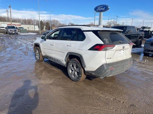2023 Toyota RAV4 Hybrid XLE