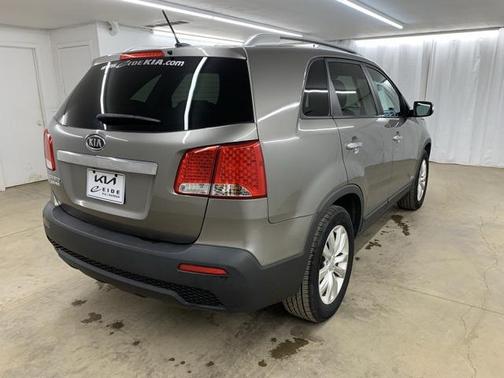 2011 Kia Sorento LX