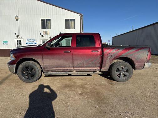 Delmonico Red Pearlcoat 2016 RAM 1500 Big Horn