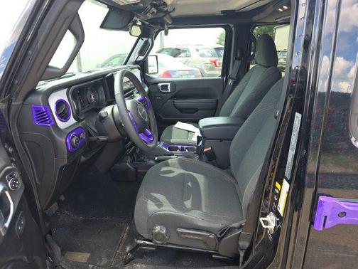 Black Clearcoat 2024 Jeep Gladiator Sport S