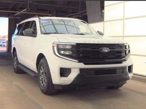 Oxford White 2025 Ford Expedition Active