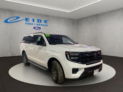 Oxford White 2025 Ford Expedition Active