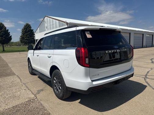 Oxford White 2025 Ford Expedition Active