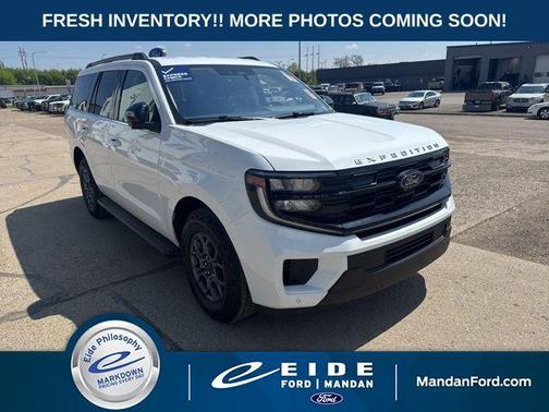 Oxford White 2025 Ford Expedition Active