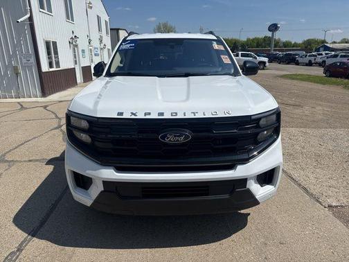 Oxford White 2025 Ford Expedition Active