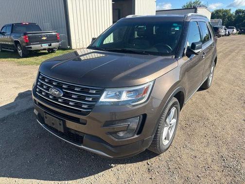 Caribou Metallic 2016 Ford Explorer XLT