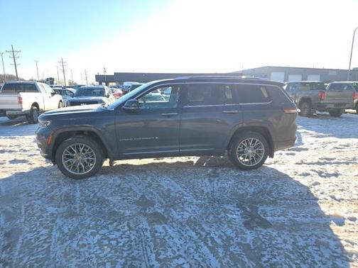 2022 Jeep Grand Cherokee L Summit