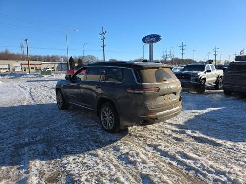 2022 Jeep Grand Cherokee L Summit