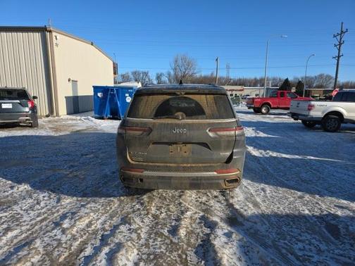 2022 Jeep Grand Cherokee L Summit