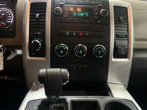 White Gold Clearcoat 2011 Dodge Ram 1500 SLT