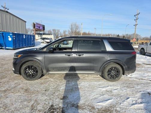 2024 Kia Carnival SX