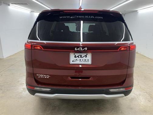 2024 Kia Carnival EX