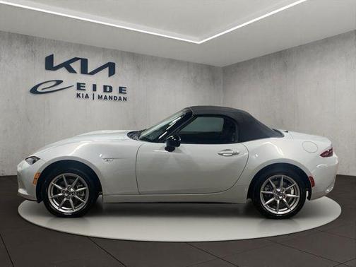 2016 Mazda MX-5 Miata Sport
