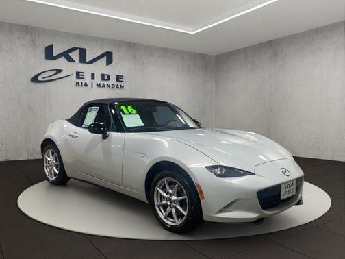 2016 Mazda MX-5 Miata Sport