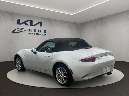 2016 Mazda MX-5 Miata Sport
