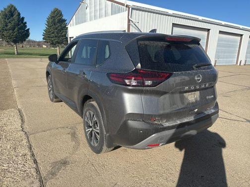 Gun Metallic 2022 Nissan Rogue SV