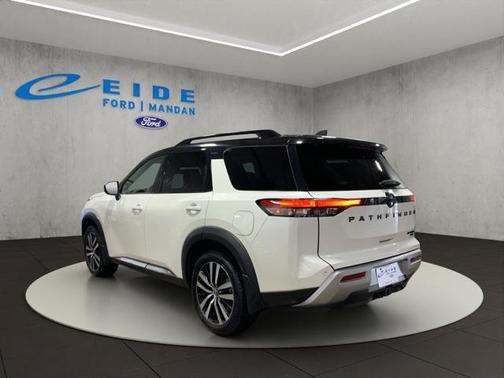 2023 Nissan Pathfinder Platinum 4WD