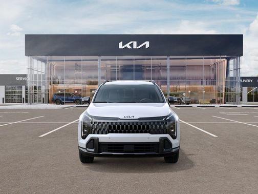 Snow White Pearl 2026 Kia Sportage X-Line