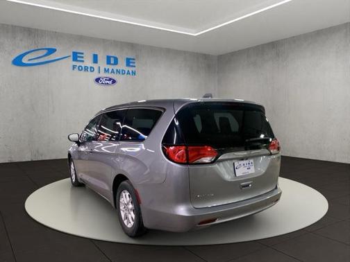 2017 Chrysler Pacifica LX