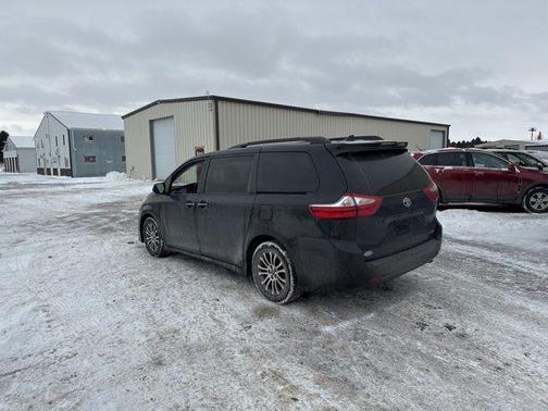 2018 Toyota Sienna XLE