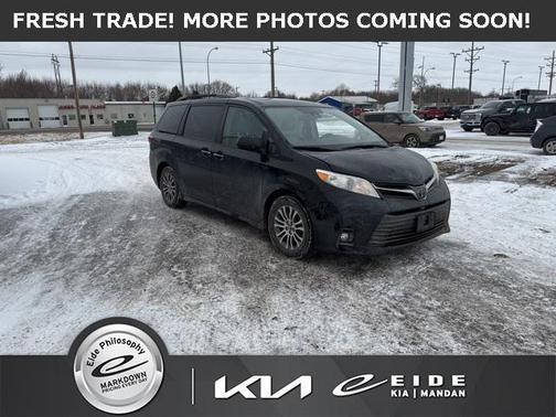 2018 Toyota Sienna XLE