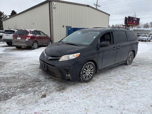 2018 Toyota Sienna XLE